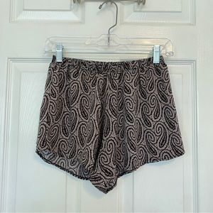 Brandy Melville Brown Paisley Printed Flowy Shorts🤎